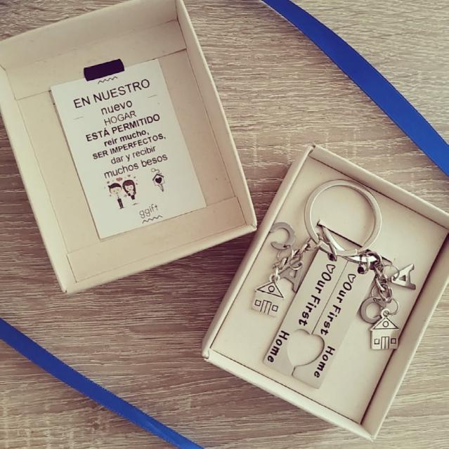 DUO FIRST HOME (INCLUYE 2 LETRAS EN CADA LLAVERO) — Llavero personalizado | GGIFT