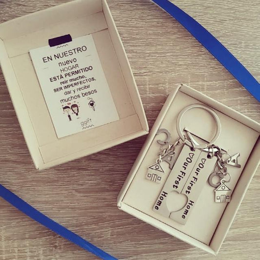 DUO FIRST HOME (INCLUYE 2 LETRAS EN CADA LLAVERO) — Llavero personalizado | GGIFT