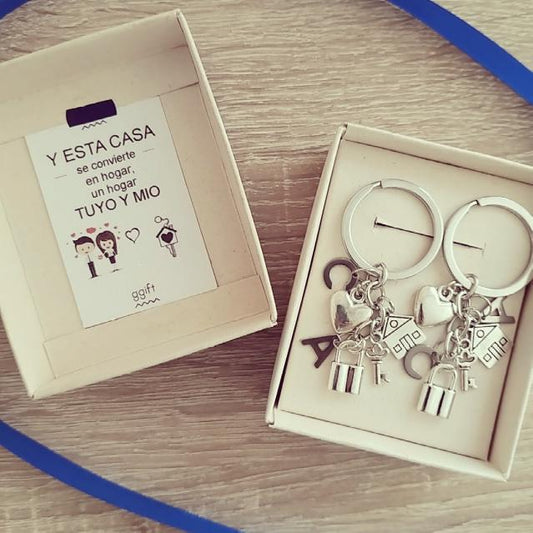 DUO LOVE HOME (INCLUYE 4 LETRAS) — Llavero personalizado | GGIFT