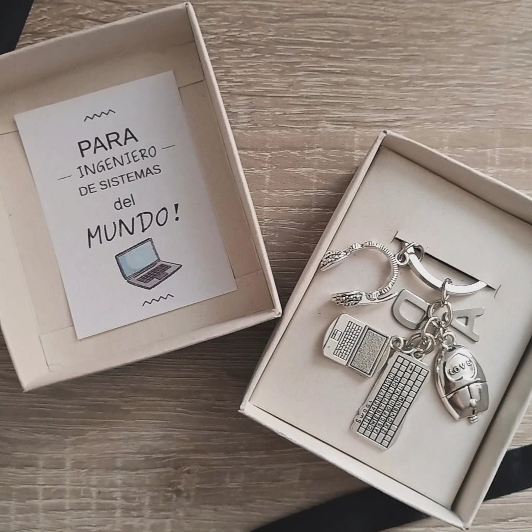 SUPER SISTEM ENGINEER — Llavero personalizado | GGIFT