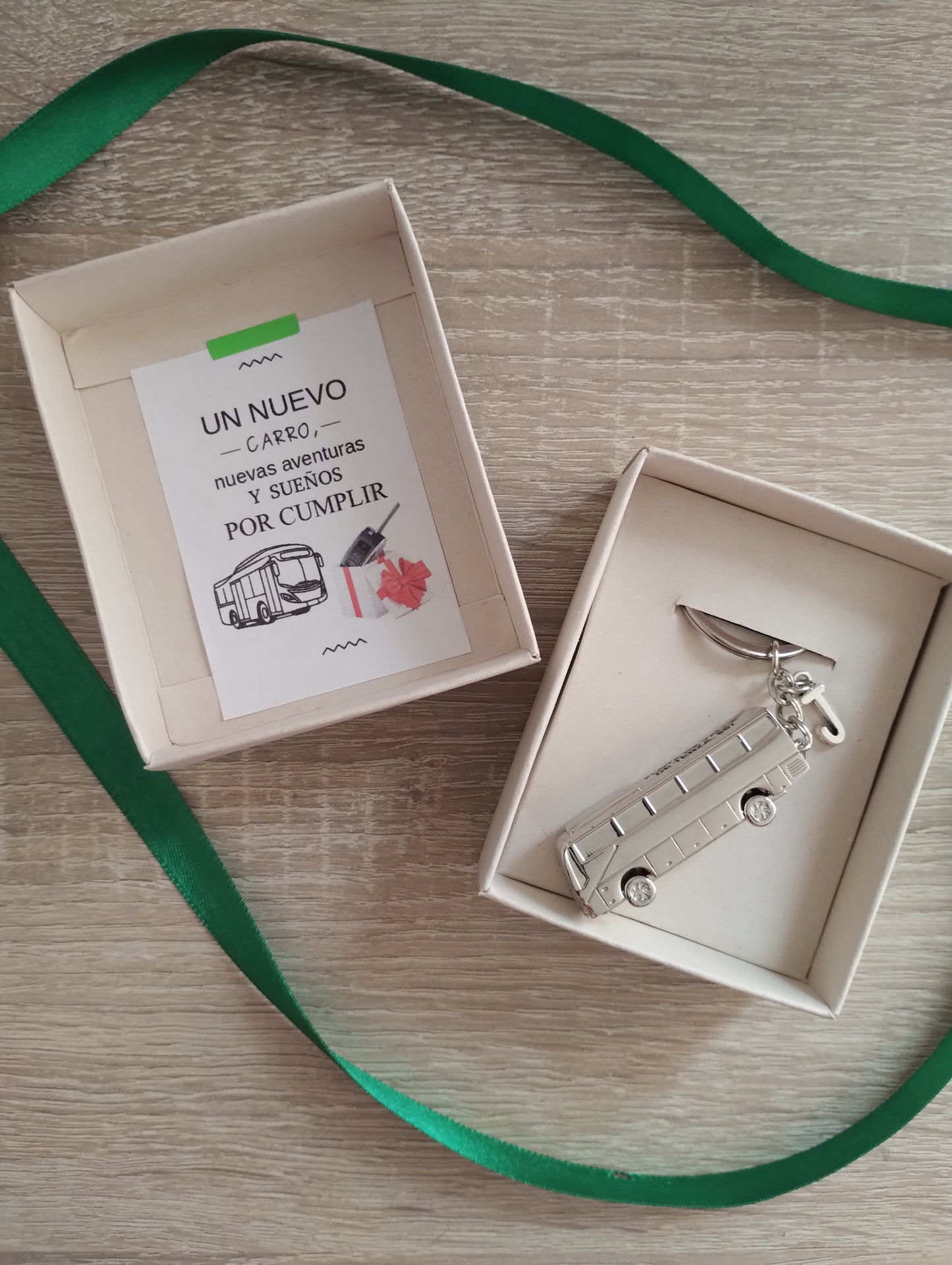 Llavero Bus COOL BUS (INCLUYE GRABADO) — Llavero personalizado | GGIFT