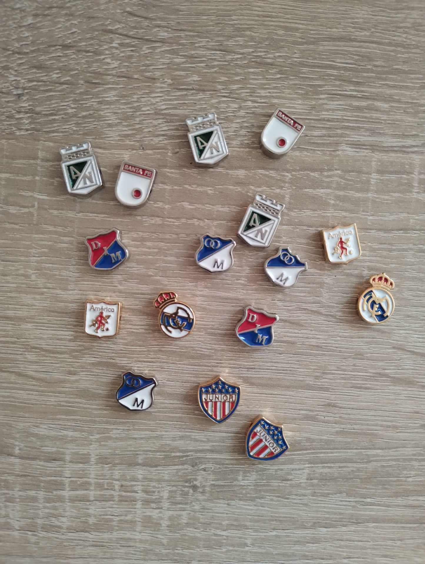 ADICION DIJE ESCUDO DE FUTBOL — Collar personalizado | GGIFT