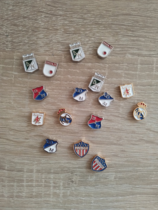 ADICION DIJE ESCUDO DE FUTBOL — Collar personalizado | GGIFT