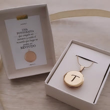 Cargar imagen en el visor de la galería, Relicario con Fotos personalizadas GOLDEN
