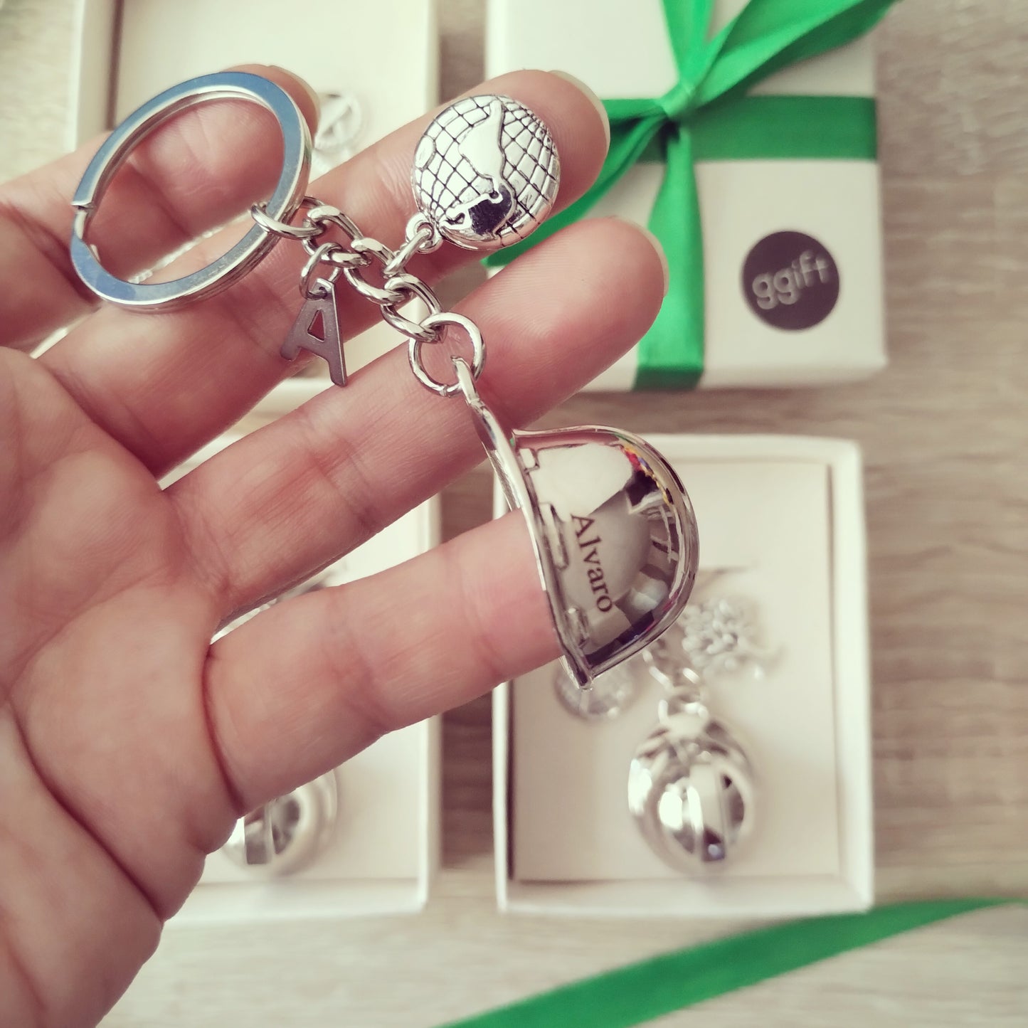 ADICION GRABADO EN CASCO — regalo personalizado | GGIFT