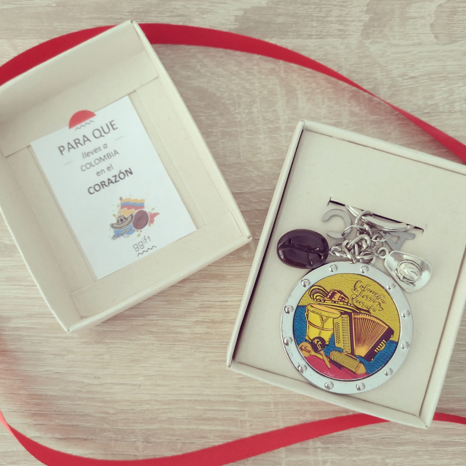 BONITA COLOMBIA PLUS — Llavero personalizado | GGIFT