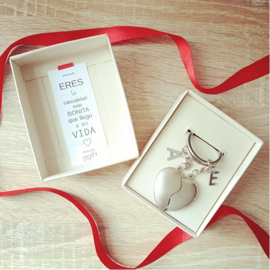 HEART CON IMAN (INCLUYE 2 LETRAS) — Llavero personalizado | GGIFT
