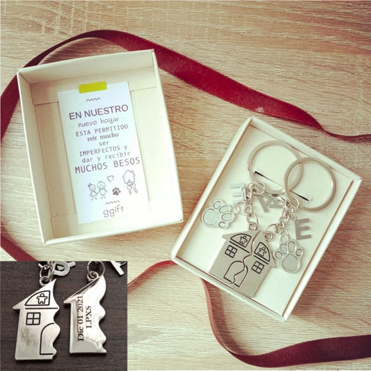 HOUSE CON HUELLITA (INCLUYE 2 LETRAS EN CADA LLAVERO Y GRABADO) — Llavero personalizado | GGIFT