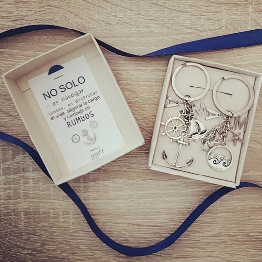 ANCLA Y MAR (INCLUYE 4 LETRAS) — Llavero personalizado | GGIFT