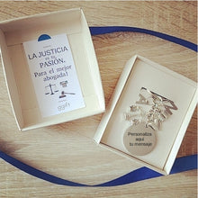Cargar imagen en el visor de la galería, COOL LAWYER PLUS CON PLACA

