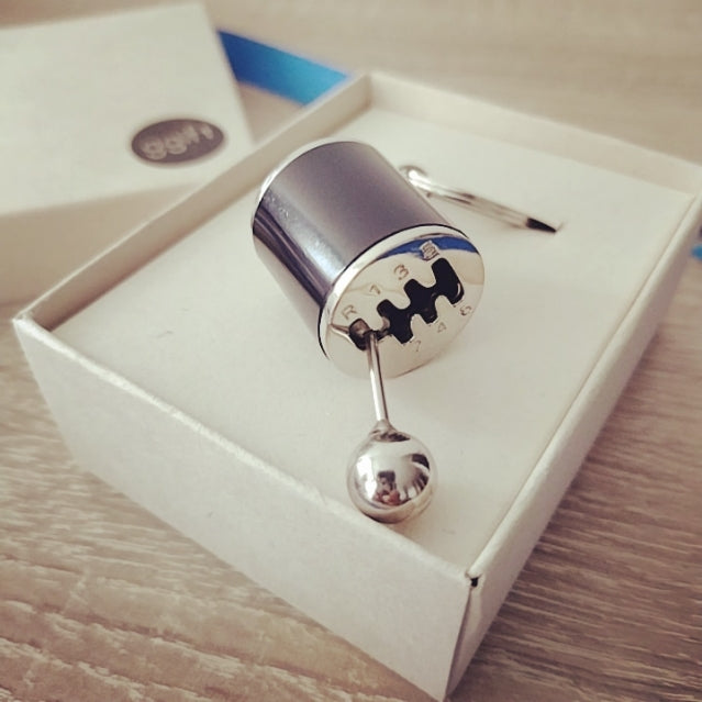 CAJA DE CAMBIOS — Llavero personalizado | GGIFT