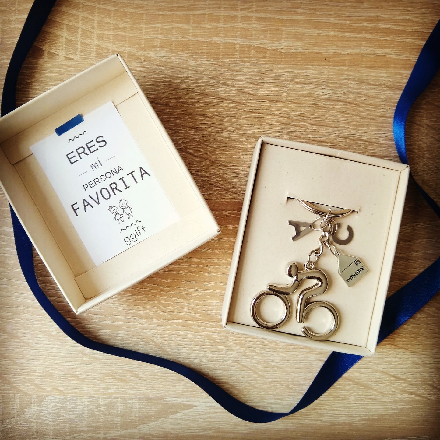 FRANCE CON  SOBRE WITH LOVE — Llavero personalizado | GGIFT
