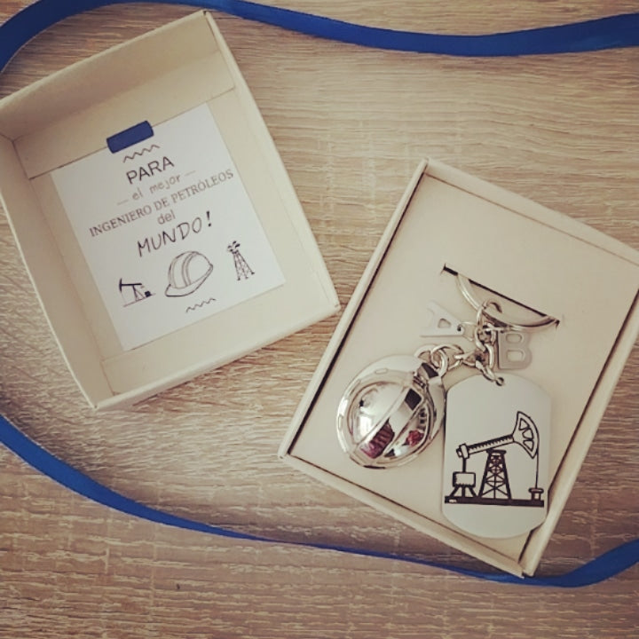 PETROLEUM ENGINEER — Llavero personalizado | GGIFT